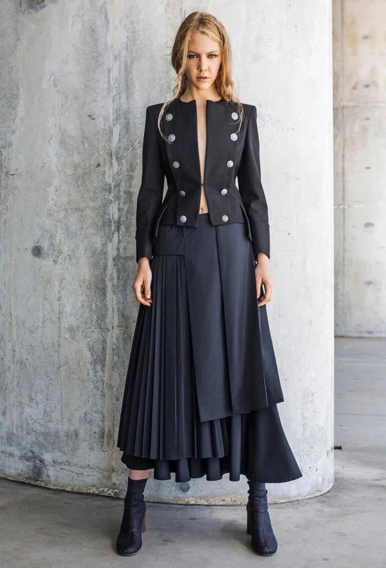IO_Ivana_Omazic_SS18_low_02-816x1200